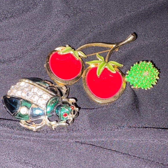 Fabulous Vintage Pins - Picture 9 of 10